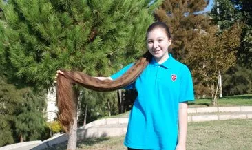 İzmir’de yaşayan Rapunzel Pelin’in saçları boyunu aştı