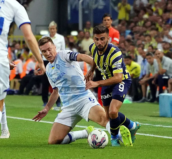 son-dakika-fenerbahce-dynamo-kiev-karsisinda-tur-pesinde-fenerbahce-10-kisi-kaldi-1658945982190.jpg