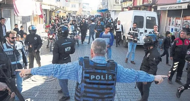 Adana polisinden güven operasyonu