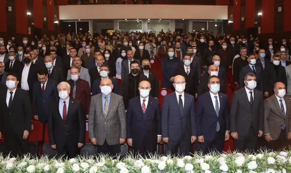 yok-baskani-ozvar-universitelerimize-biraz-zaman-taniyalim-1639745163329.jpg