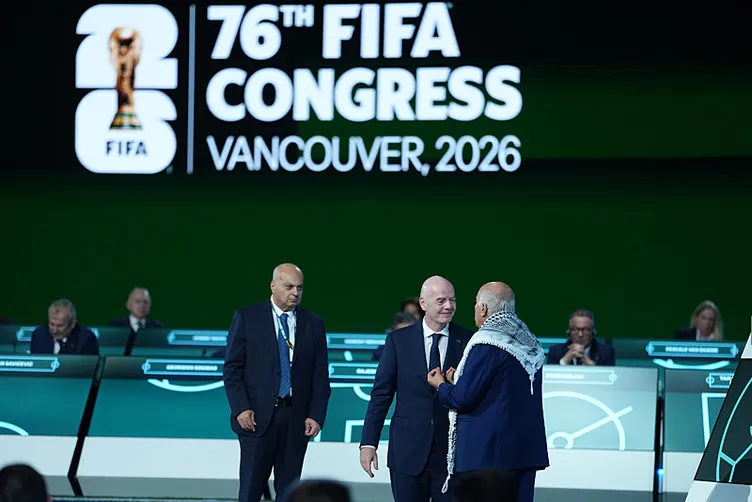 FIFA kongresinde tarihi rest: İsrailli temsilciye dünyanın gözü önünde soğuk duş! ‘Onun elini sıkmam’