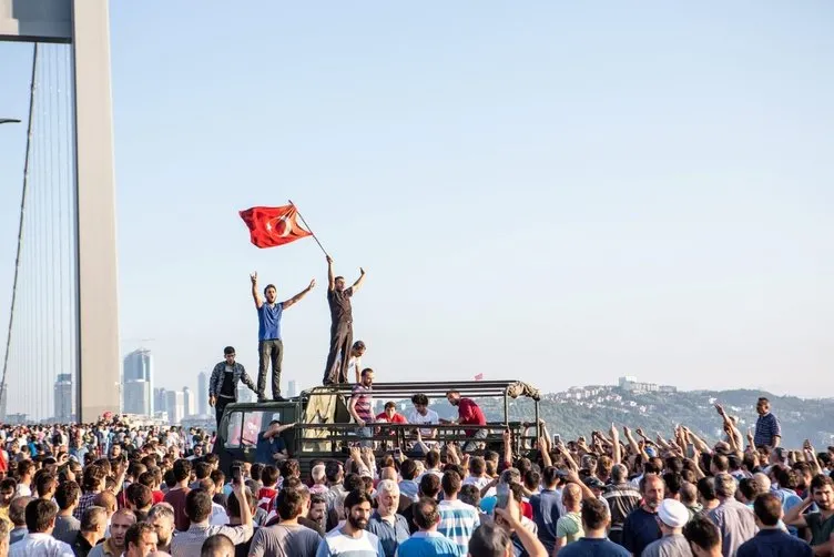 Tam 8 saat 23 dakika! 15 Temmuz Şehitler Köprüsü’nde ölüm pahasına mücadele: İşte unutulmaz anlar...