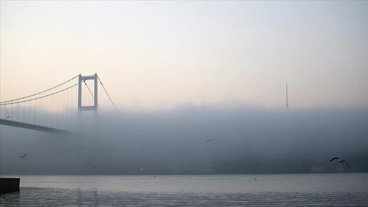 İstanbul Boğazı'nda gemi trafiği askıya alındı İstanbul Boğazı'nda gemi trafiği askıya alındı