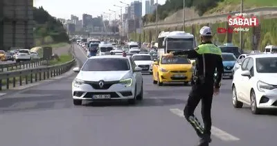 İstanbul’da çakarlı araç ve emniyet şeridi denetiminde kural ihlali yapanlara ceza yağdı