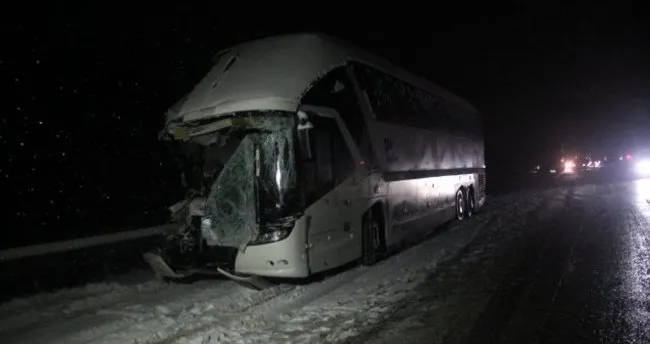 Samsun Da Yolcu Otobusu Tira Carpti 1 Olu 1 Yarali Son Dakika Haberler