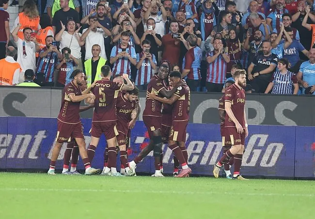 trabzonspor-samsunsporu-agirliyor-mucadelede-tek-gol-sesi-var-1756669150821.jpg