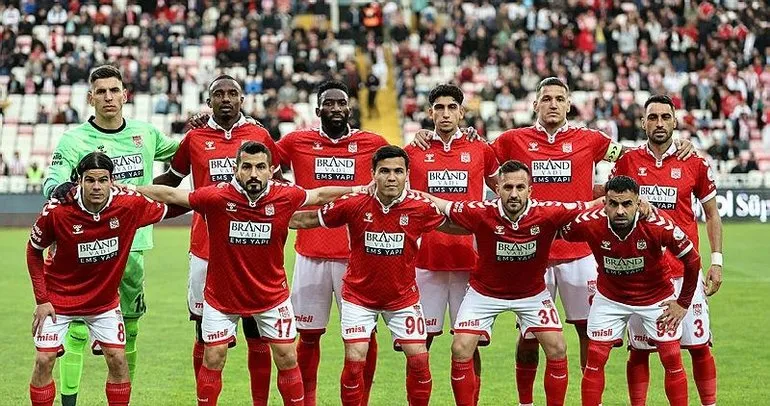 Sivasspor’da 16 futbolcunun sözleşmesi bitiyor