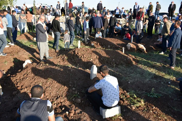 Osmaniye'de sulama kanalına düşen 3 kız çocuğu çırpına çırpına can verdi - 4