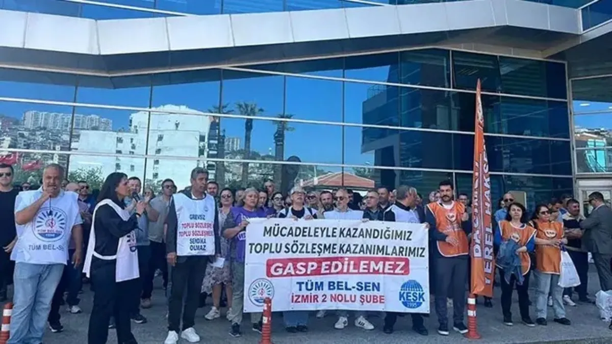 İzmir'de memurlar ayaklandı: Dün CHP önünde bugün belediyede! İlçe yönetimlerine isyan ettiler