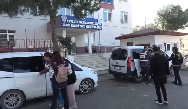 ayvalikta-duzenlenen-fuhus-operasyonunda-3-supheli-tutuklandi-1770821390108.jpeg