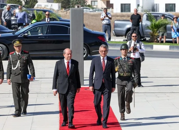 cumhurbaskani-yardimcisi-yilmaz-kktc-cumhurbaskani-erhurman-ile-bir-araya-geldi-1761302871470.jpg