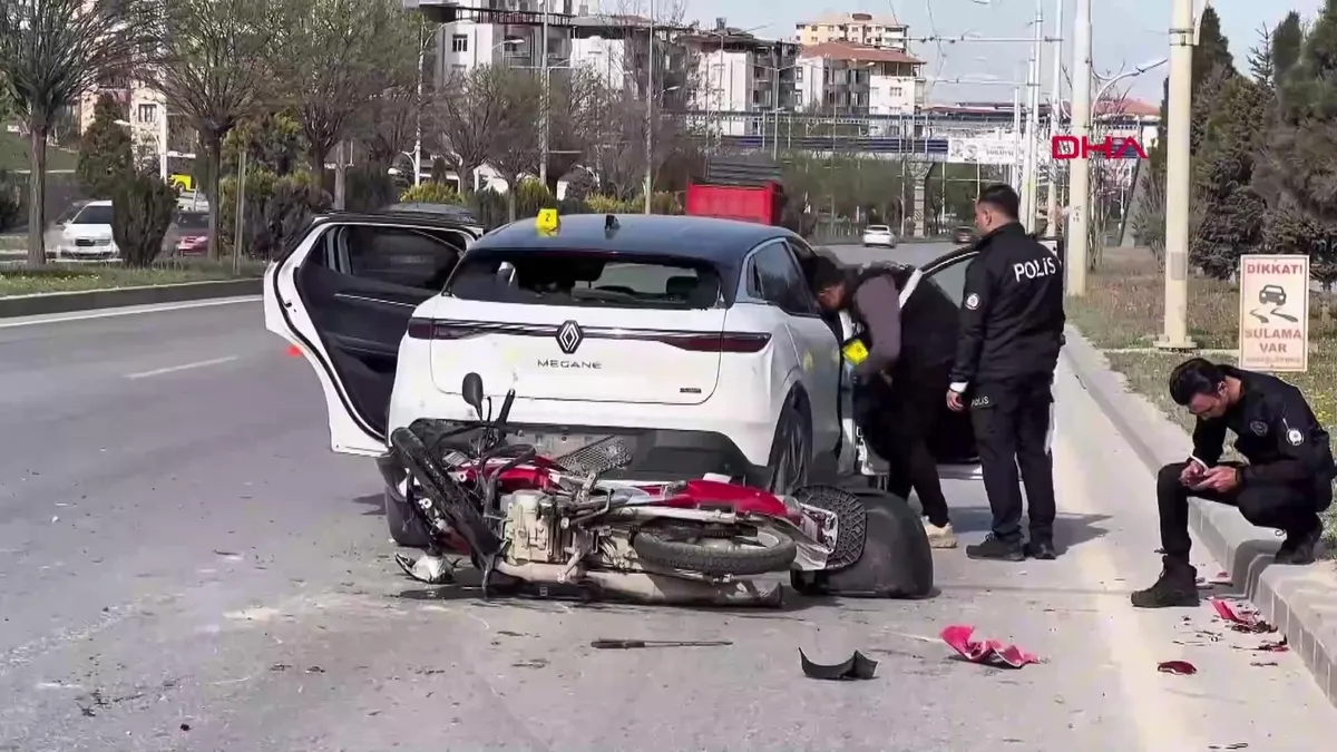 Malatya’da otomobil ile çarpışan motosikletin sürücüsü öldü | Video videosunu izle Malatya’da otomobil ile çarpışan motosikletin sürücüsü öldü | Video videosunu izle