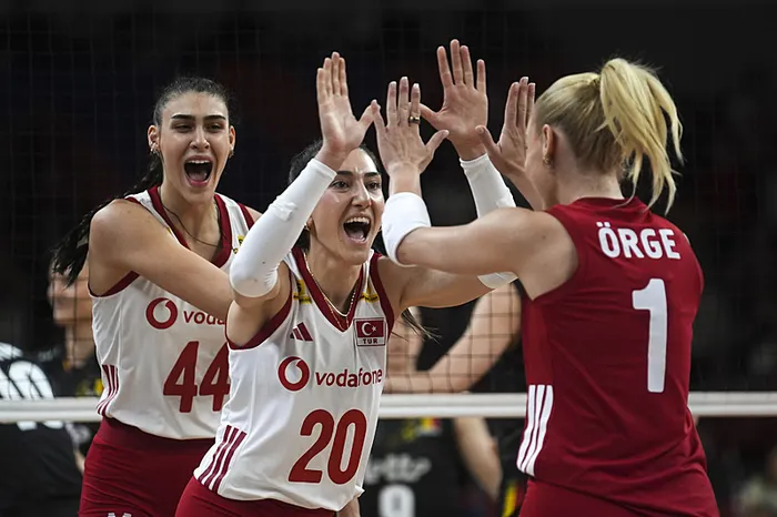 a-milli-kadin-voleybol-takimi-belcikaya-set-vermedi-1781719465662.jpeg