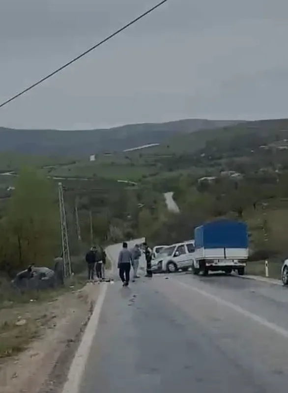 elazigda-feci-kaza-1-kisi-oldu-2-kisi-yaralandi-1777822677424.jpg