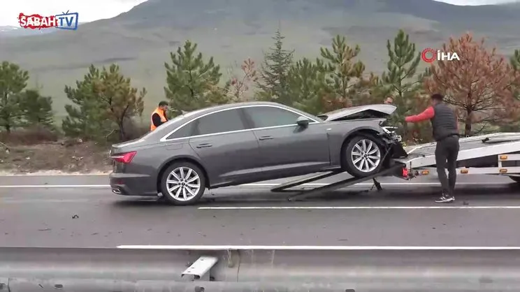 Otoyolda 6 farklı noktada 9 araç kaza yaptı: 2 kişi yaralandı | Video