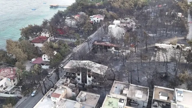 SON DAKİKA… Çanakkale'deki orman yangınında son durum ne? Bakan Yumaklı açıkladı! Güzelyalı'dan gelen görüntü kahretti!