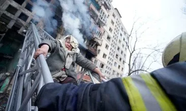Rusya Ukrayna savaşı devam ederken Kiev’deki yerleşim alanı bombalandı! 2 kişi öldü; adeta can pazarı yaşanıyor