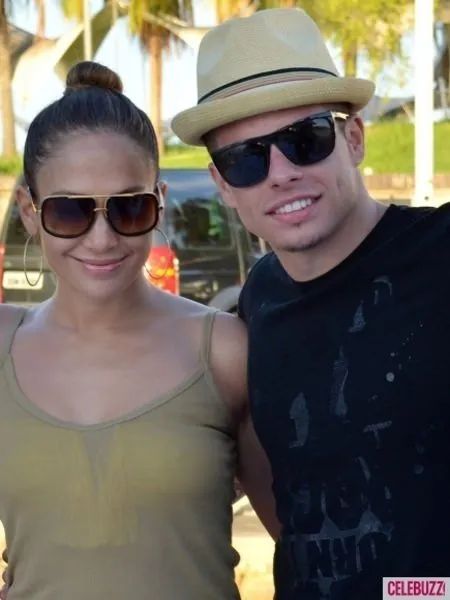 Jennifer Lopez-Casper Smart