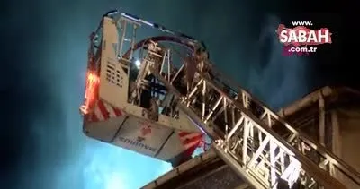 Fatih’te 4 katlı binanın çatısı alev alev yandı.Yangın çevre binalara da sıçradı | Video