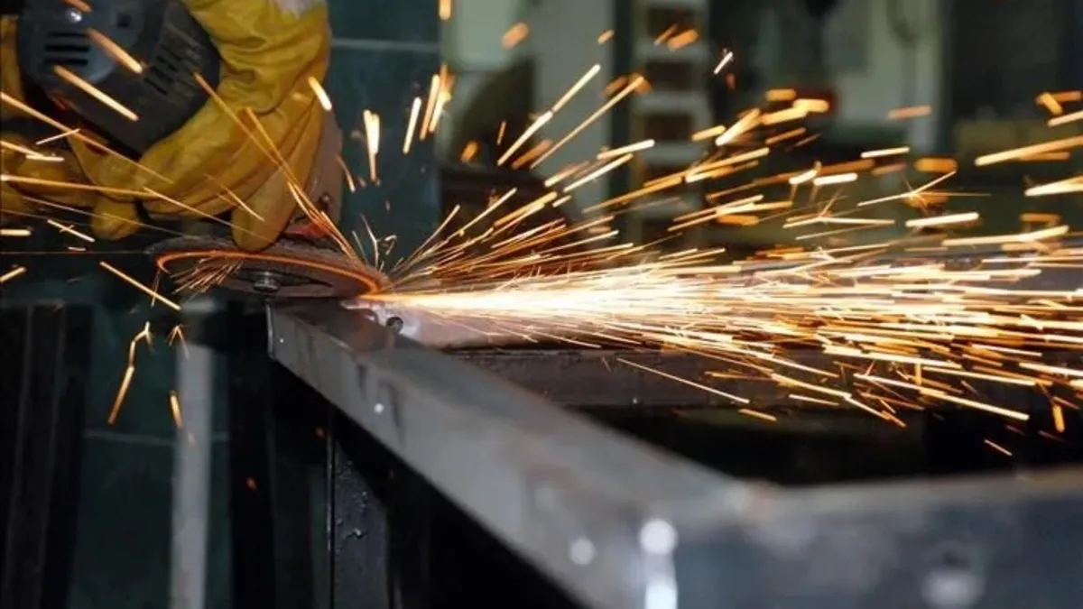 İmalat PMI endeksi 3 ay sonra en yüksek seviyede