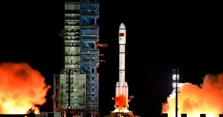 Çin uydularını uzaya gönderdi