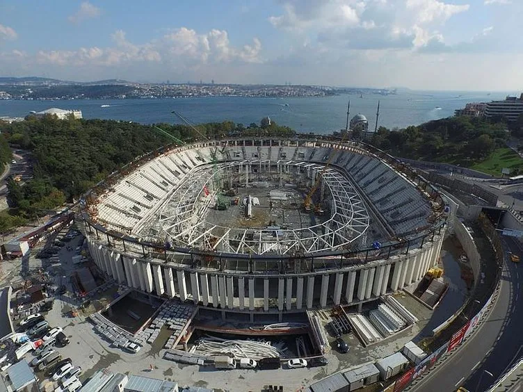Vodafone Arena’nın çatısı yükselmeye başladı