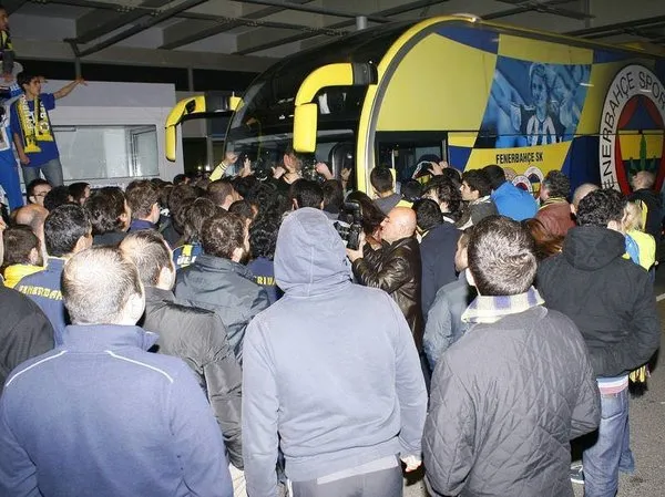 Şampiyonlar Ligi Şampiyonu Fenerbahçe yurda döndü