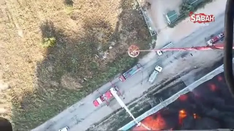 Manisa'daki fabrika yangınına müdahale ediliyor | Video