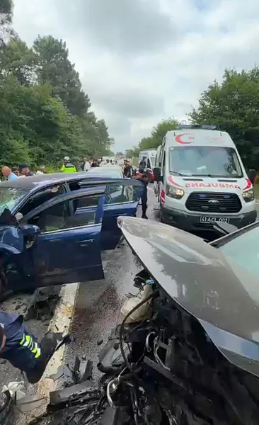 Kocaeli’de feci kaza: 6 kişi yaralandı!