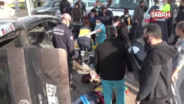Antalya'da feci kaza! Kamyonet otomobili biçti: 3 yaralı | Video