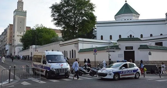 Fransa’da camiye çirkin saldırı!