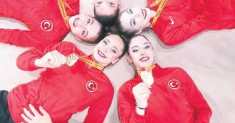 Madalya kadınlara ve sağlıkçılara