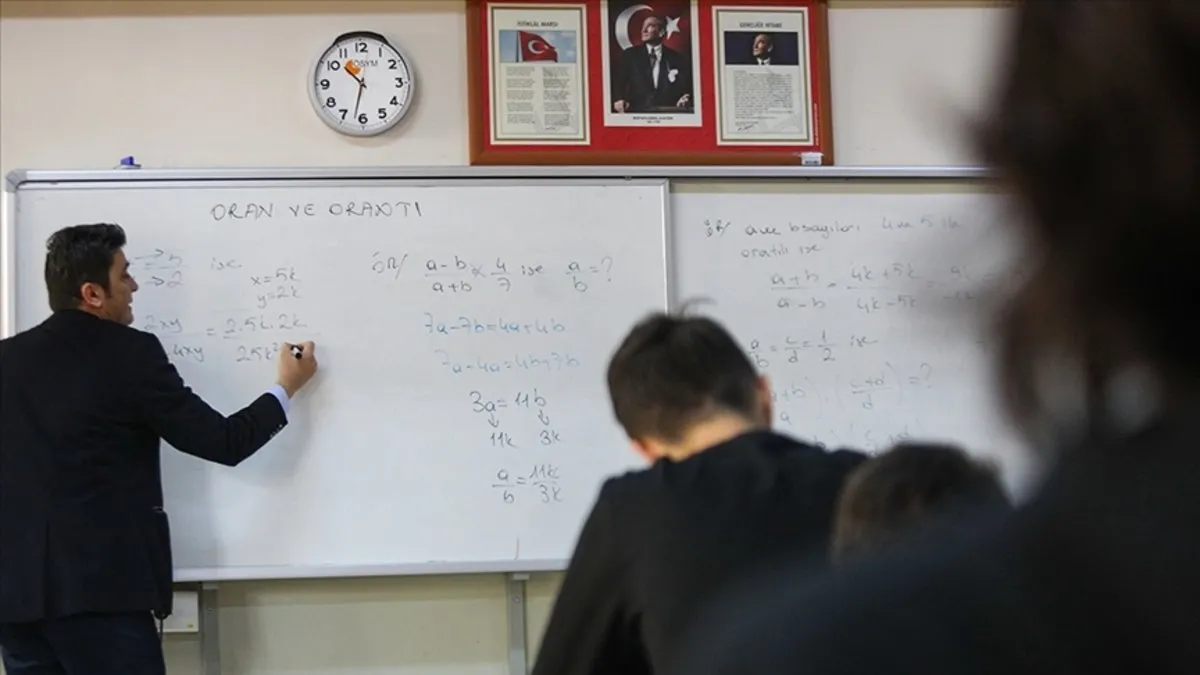 10 BİN ÖĞRETMEN ATAMA 2025 SON DURUM | AGS ve ÖABT puanıyla öğretmen atamaları ne zaman, kadro ve branş dağılımı açıklandı mı?