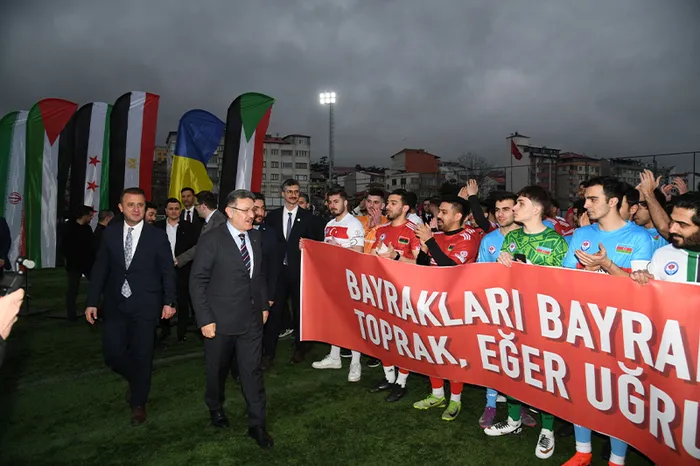 trabzonda-2-uluslararasi-futbol-turnuvasi-heyecani-basladi-ahmet-metin-genc-savasa-son-verelim-1774287637967.jpg