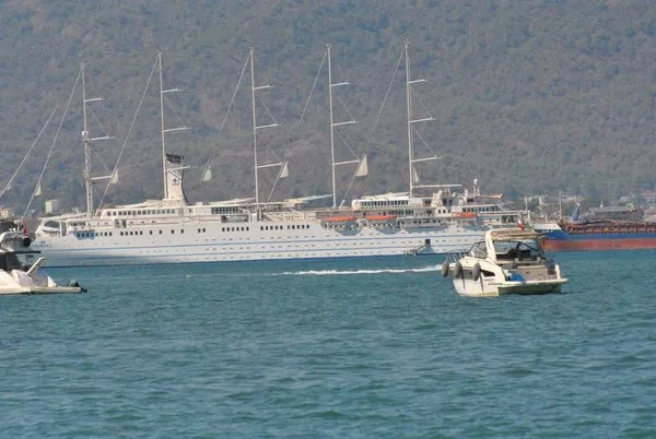 mega-yelkenli-club-med-2-fethiyede-cogunlugu-fransiz-283-yolcu-getirdi-1755867240120.jpg