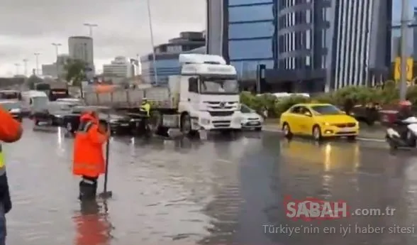 Son dakika: Bursa ve İstanbul’u sel vurdu! Yollar göle döndü, ev ve iş yerlerini su bastı