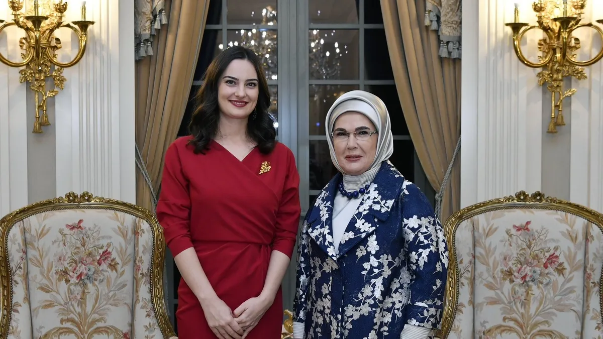 Emine Erdoğan, Karadağ Cumhurbaşkanı’nın eşi Milena Milatoviç ile bir araya geldi Emine Erdoğan, Karadağ Cumhurbaşkanı’nın eşi Milena Milatoviç ile bir araya geldi