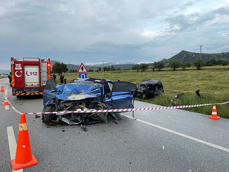 Burdur’da feci kaza! Ortalık savaş alanına döndü: 5 ölü, 5 yaralı