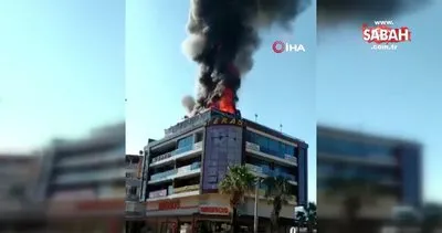 Hatay’da alışveriş merkezinin teras katındaki kafede yangın çıktı! | Video