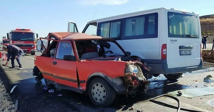 Mardin’de minibüs ile otomobil çarpıştı! Kazada 1 kişi öldü, 5 kişi yaralandı