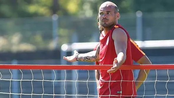Sneijder tek başına Fenerbahçe'yi yakaladı!
