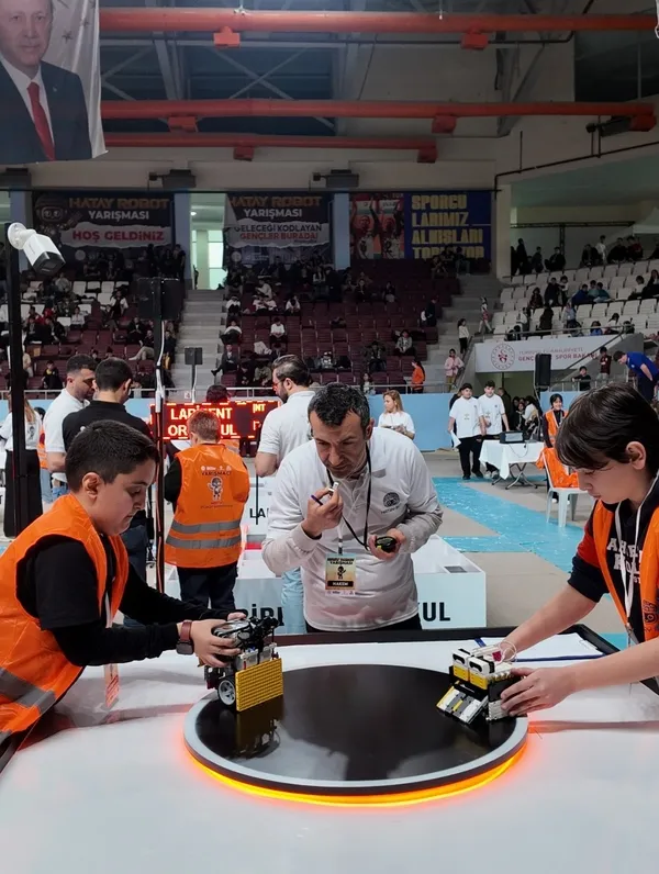 hatay-robot-yarismasi-odul-toreni-ile-sona-erdi-1775320307865.jpg