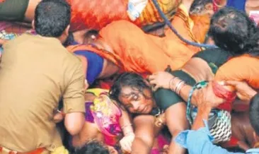 Hindistan’da ayin izdihamı: 116 ölü