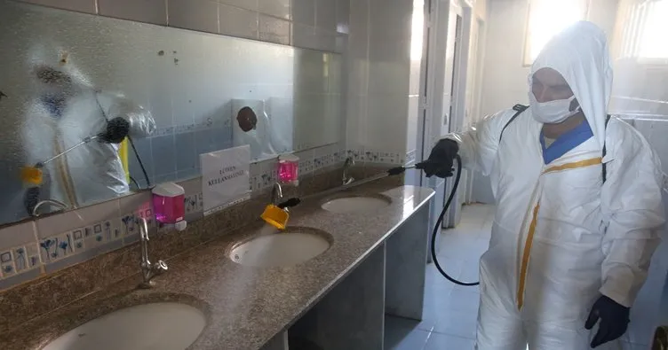 Haliliye Belediyesi, okulları dezenfekte ediyor