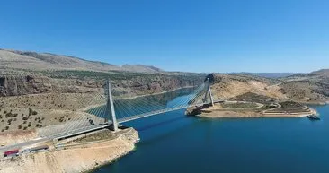 Doğu Anadolu'nun boğaz köprüsü Nissibi Köprüsü'nden ayda 54 bin araç geçiyor