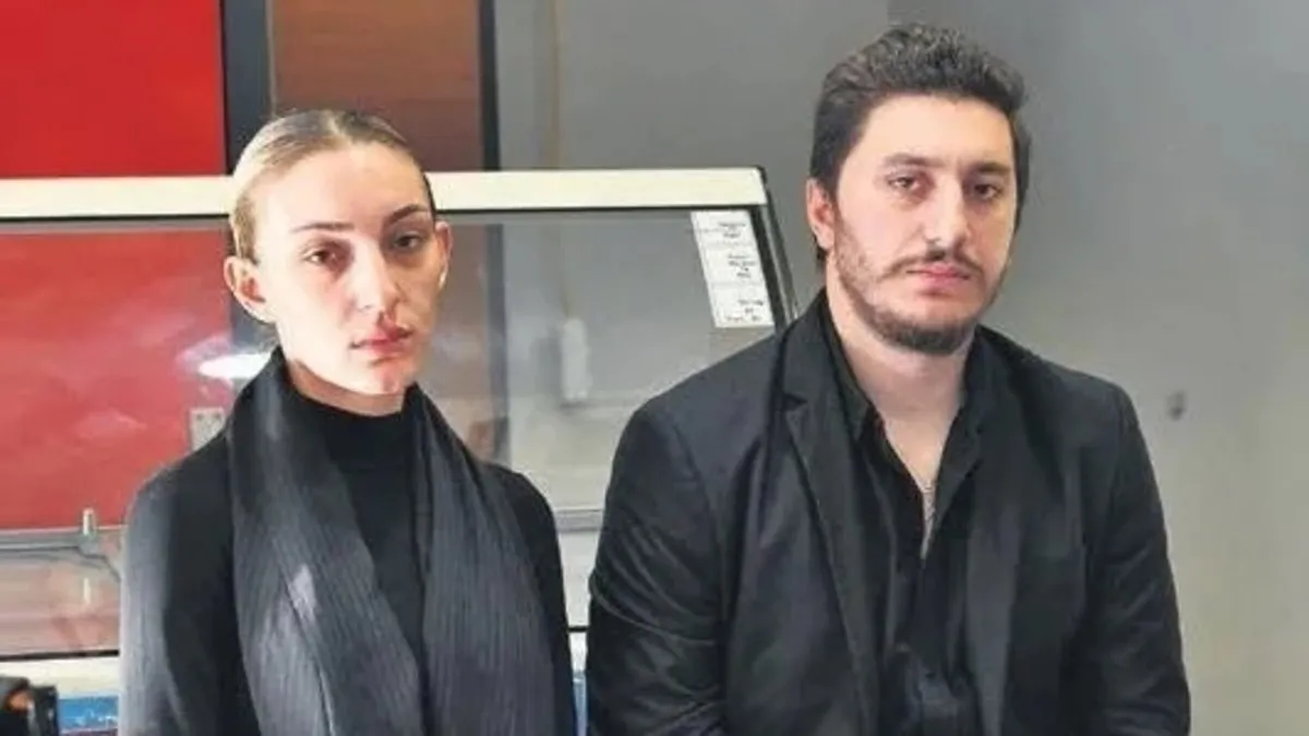 Güllü’yü kızı Tuğyan Ülkem Gülter mi öldürdü? Mesajlar ve verilen ifadeler… Güllü’nün patronundan şok eden iddia Güllü’yü kızı Tuğyan Ülkem Gülter mi öldürdü? Mesajlar ve verilen ifadeler… Güllü’nün patronundan şok eden iddia