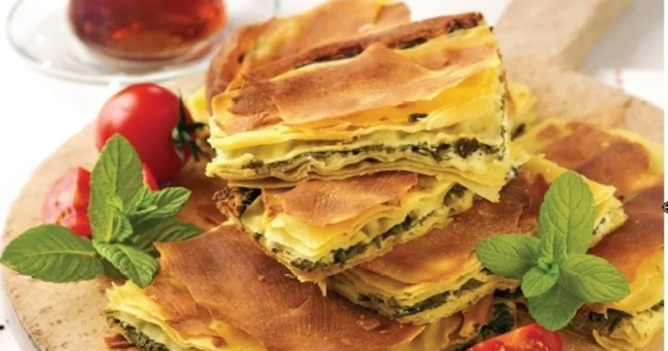 Taze Soğanlı Börek Tarifi BöreklerÇörekler ve Poğaçalar Sofra