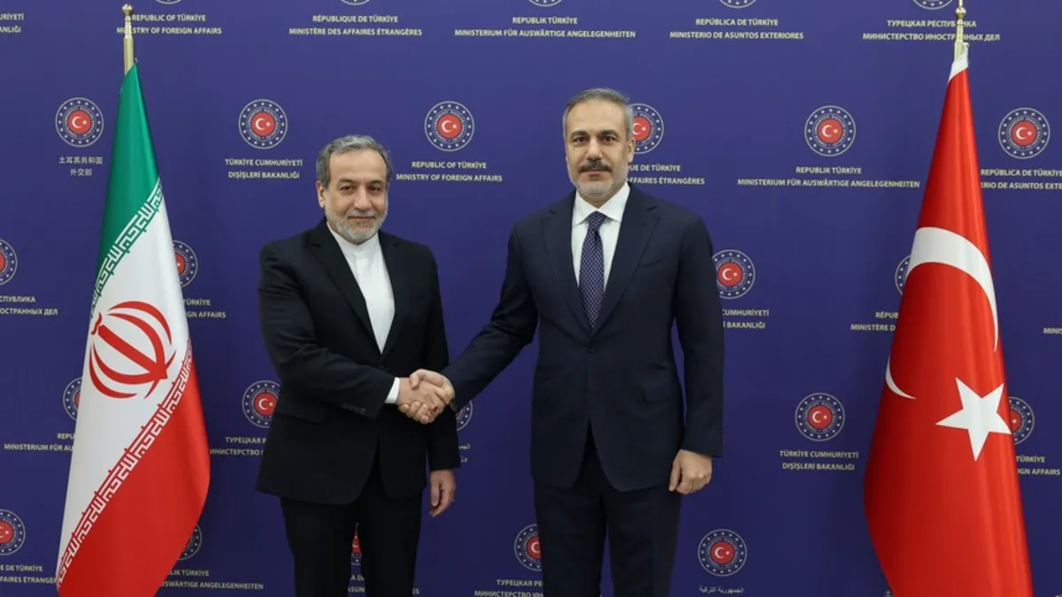 Bakan Fidan ile Arakçi telefonda görüştü