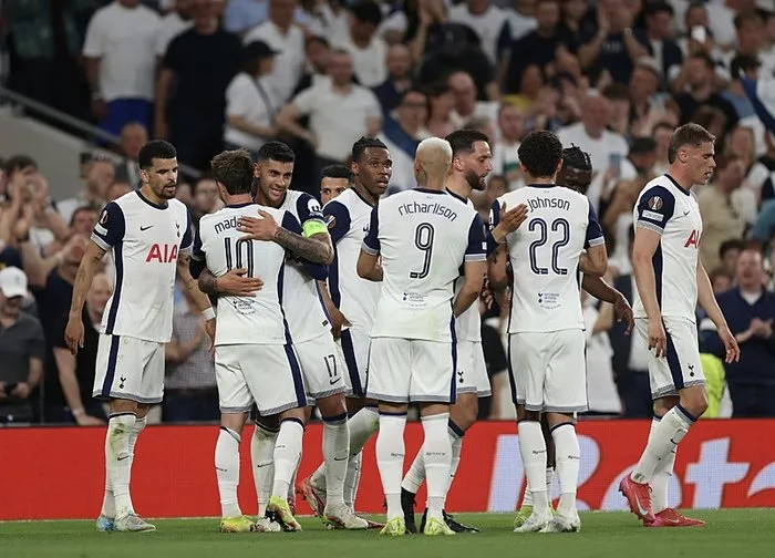 tottenham-bodoglimti-3-golle-gecerek-finale-goz-kirpti-1746135152884.jpeg