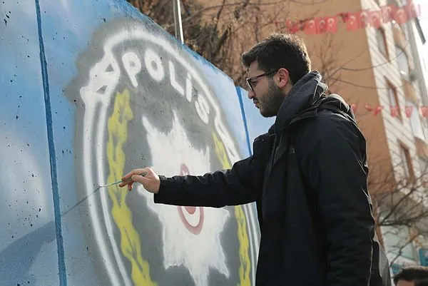 Siirt'te güvenlik duvarları renkli motiflerle süsleniyor